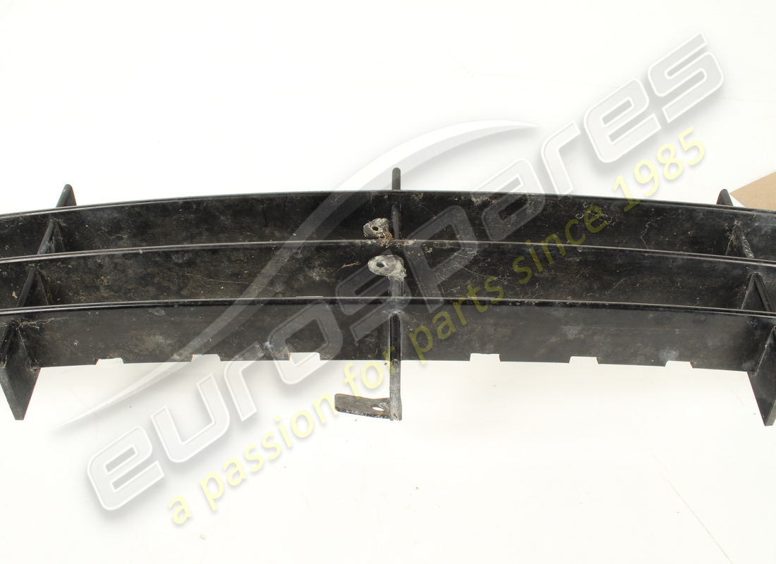 grille de radiateur avant endommagée ferrari. numéro de pièce 64909900 (4)