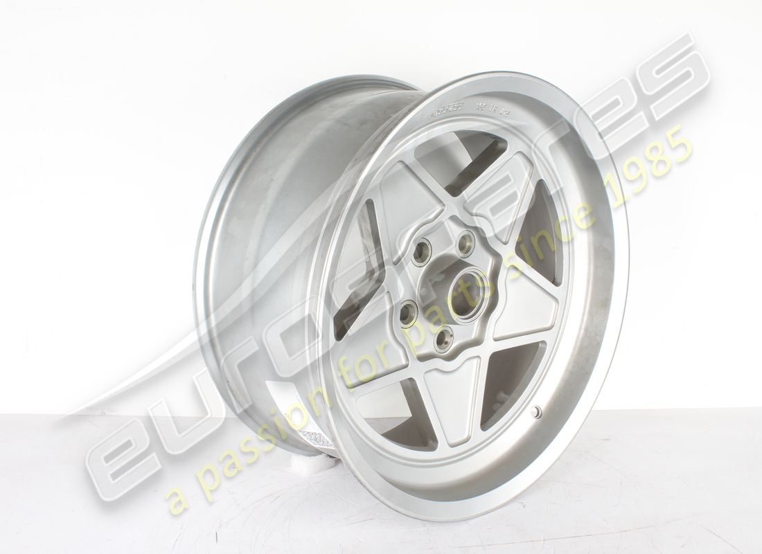 nouvelle ferrari roue de route trx 180tr415. numéro de pièce 117180 (3)