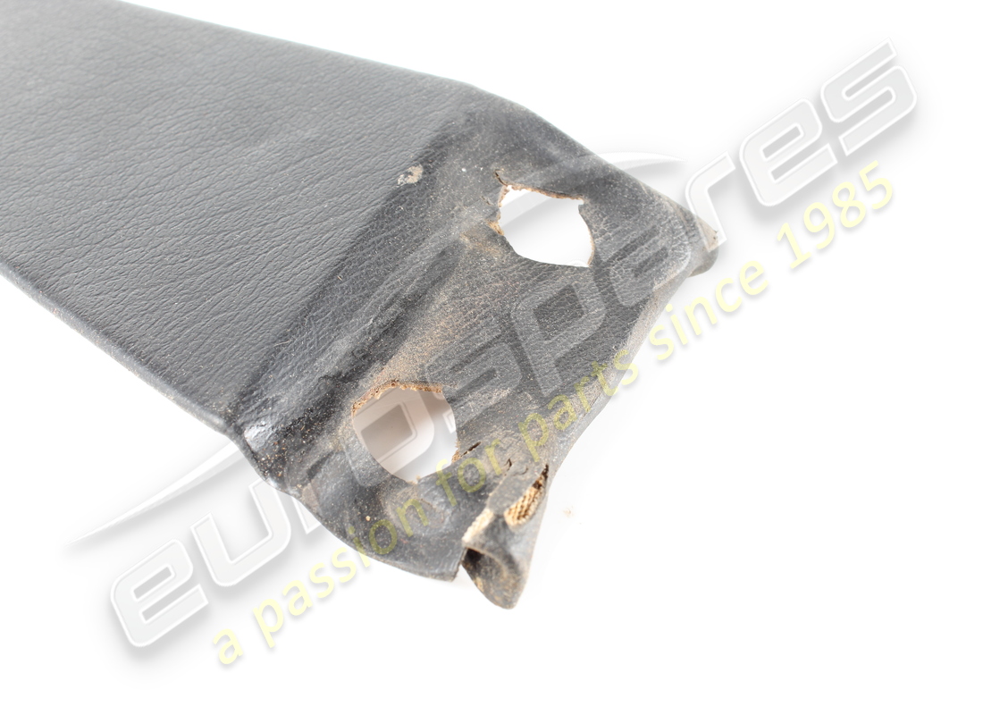 moulure rh utilisée ferrari. numéro de pièce 62316600 (2)