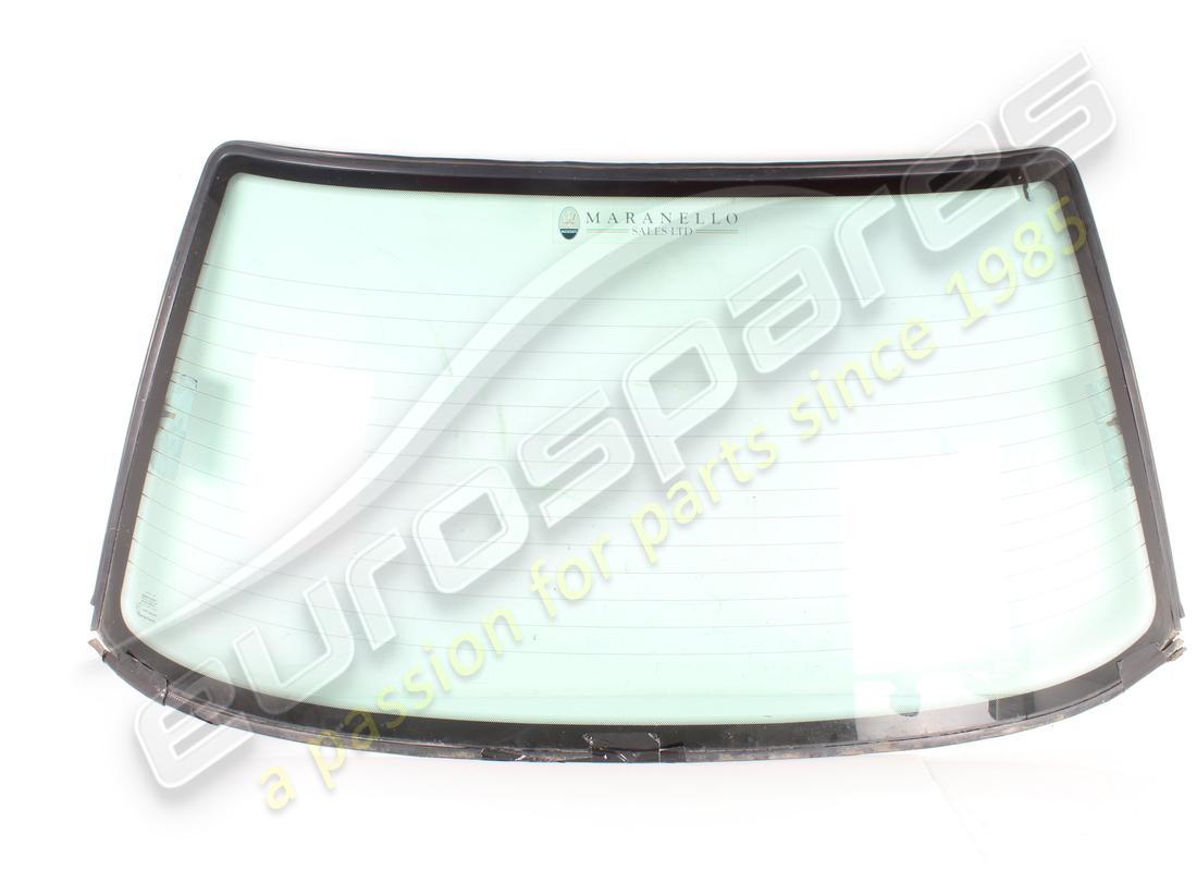 lunette arrière chauffante complète d'occasion maserati. numéro de pièce 377700077 (1)