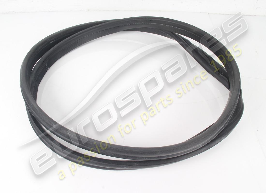 Joint de cuve de coffre à bagages d'occasion Ferrari. Numéro de pièce 819615 (1) Joint de cuve de coffre à bagages d'occasion Ferrari. Numéro de pièce 819615 (1)