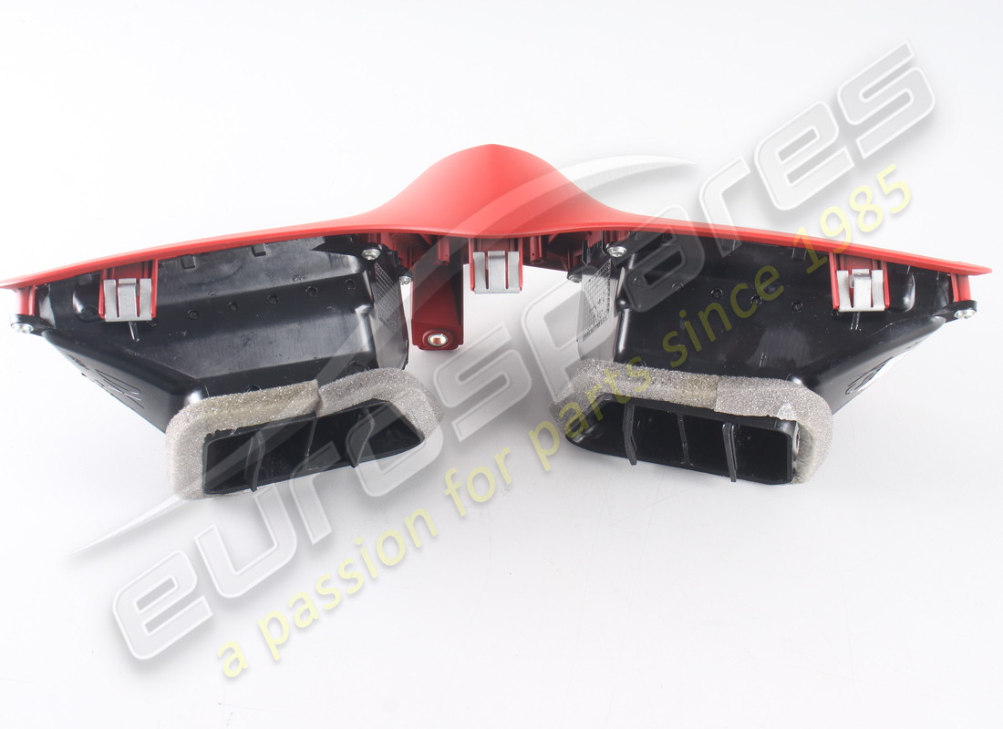 NOUVEAU MASERATI OUVERTURE CENTRALE CORALLORÉE. RÉFÉRENCE 68233024 (2) nouveau maserati ouverture centrale corallorée. référence 68233024 (2)