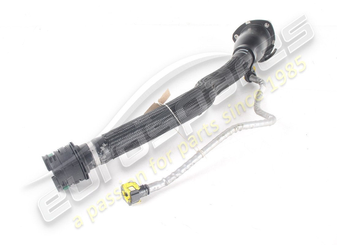 TUYAU DE REMPLISSAGE DE CARBURANT D'OCCASION FERRARI. NUMÉRO DE PIÈCE 880514 (3) tuyau de remplissage de carburant d'occasion ferrari. numéro de pièce 880514 (3)