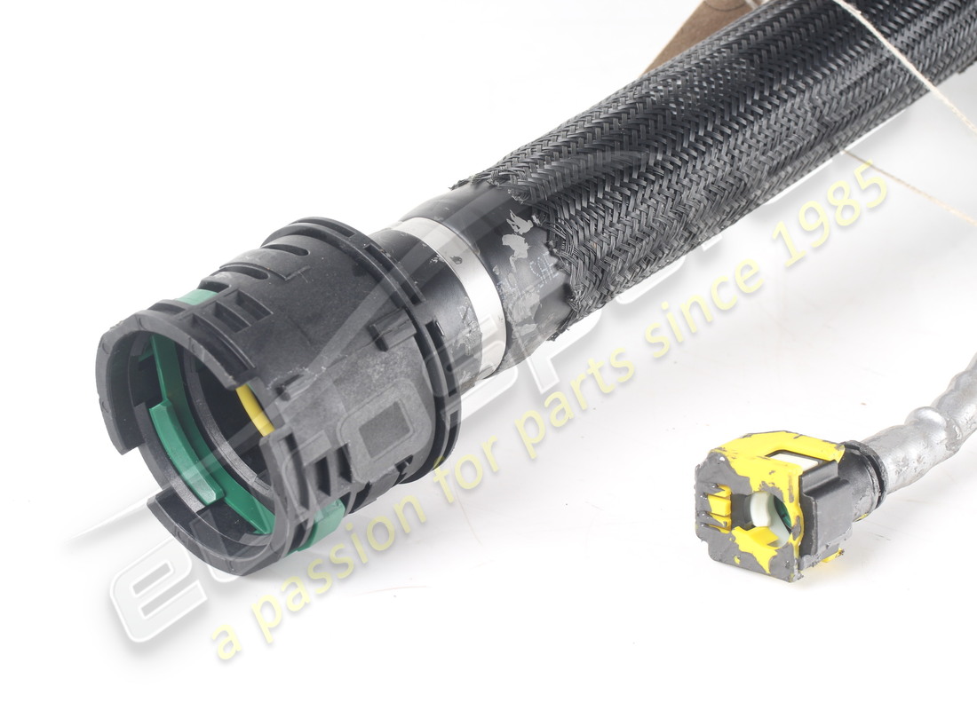 TUYAU DE REMPLISSAGE DE CARBURANT D'OCCASION FERRARI. NUMÉRO DE PIÈCE 880514 (4) tuyau de remplissage de carburant d'occasion ferrari. numéro de pièce 880514 (4)
