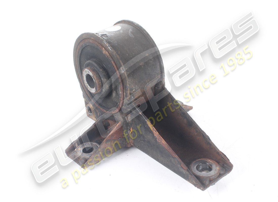 USED MASERATI DIFFERENTIAL MOUNT SIDE BRACKET . PART NUMBER 376200165 (1)