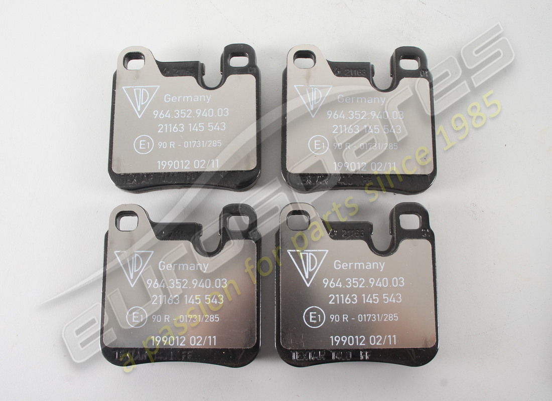 nouveau porsche 1 jeu de plaquettes de frein pour freins à disque comprenant : garniture de frein d >>- mj 1992. référence 96435294903 (1)