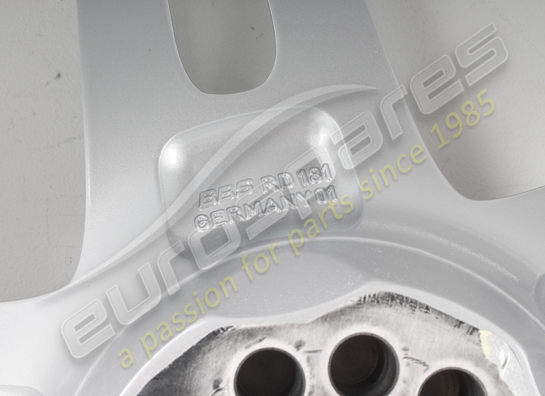 jante de roue avant ferrari reconditionnée. numéro de pièce 192918 (4)