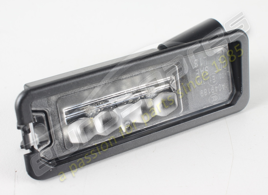 éclairage de plaque d'immatriculation neuf porsche. numéro de pièce pab94302101 (1)