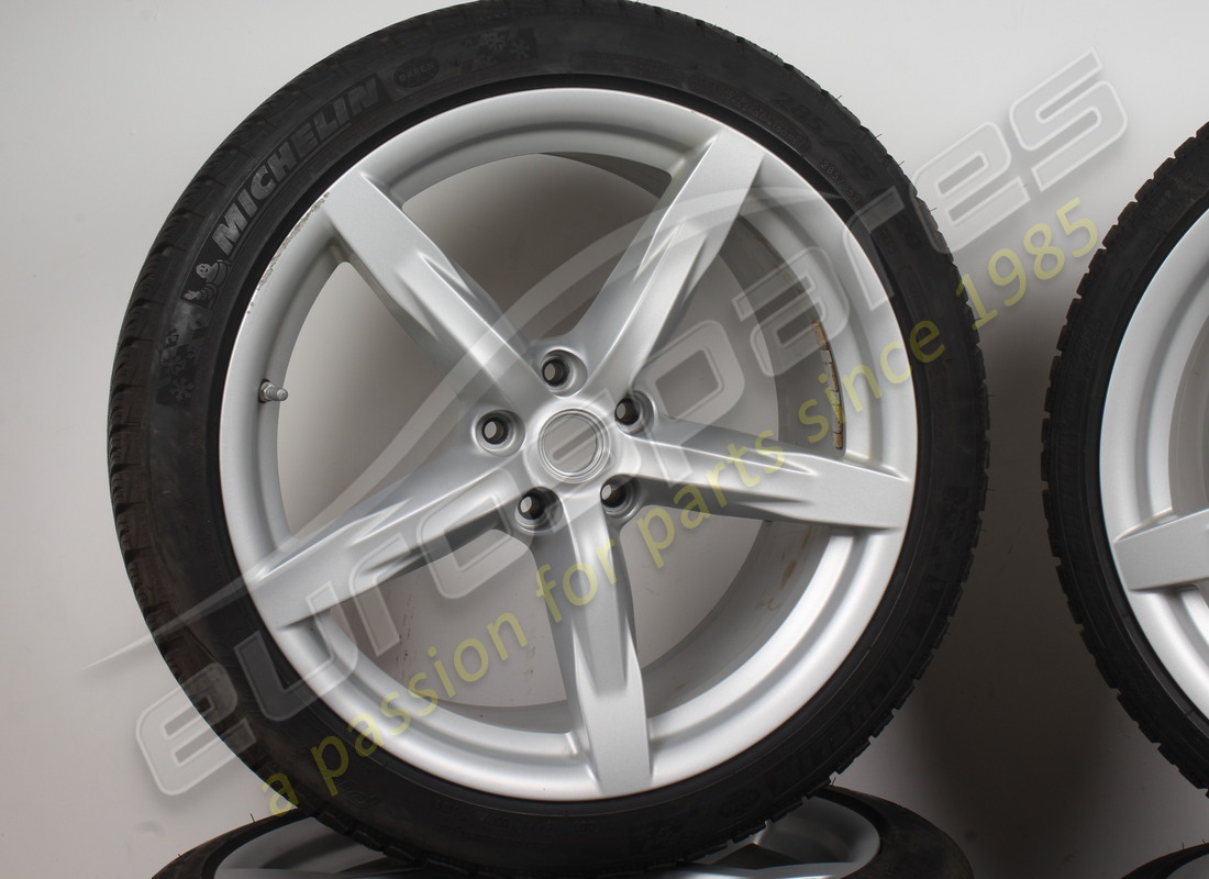 jantes argent mat d'occasion ferrari gtc4lusso k. numéro de pièce 70004725 (2)
