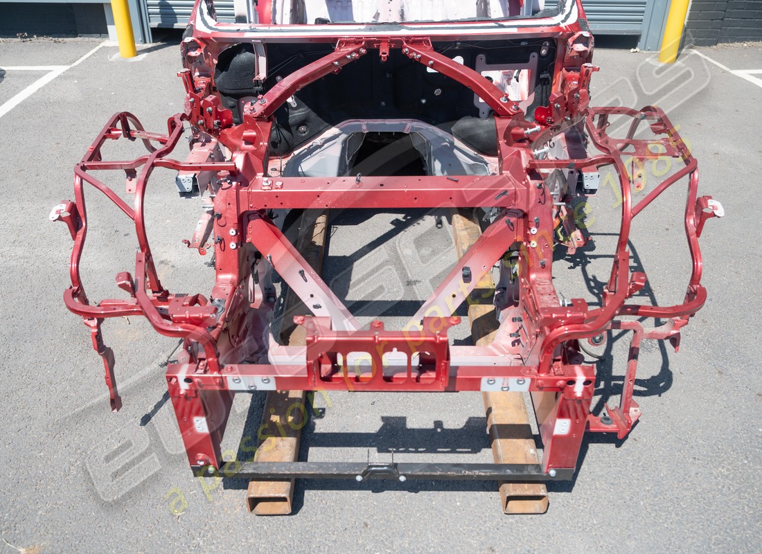 utilisé ferrari châssis avant. numéro de pièce eap1552616 (4)
