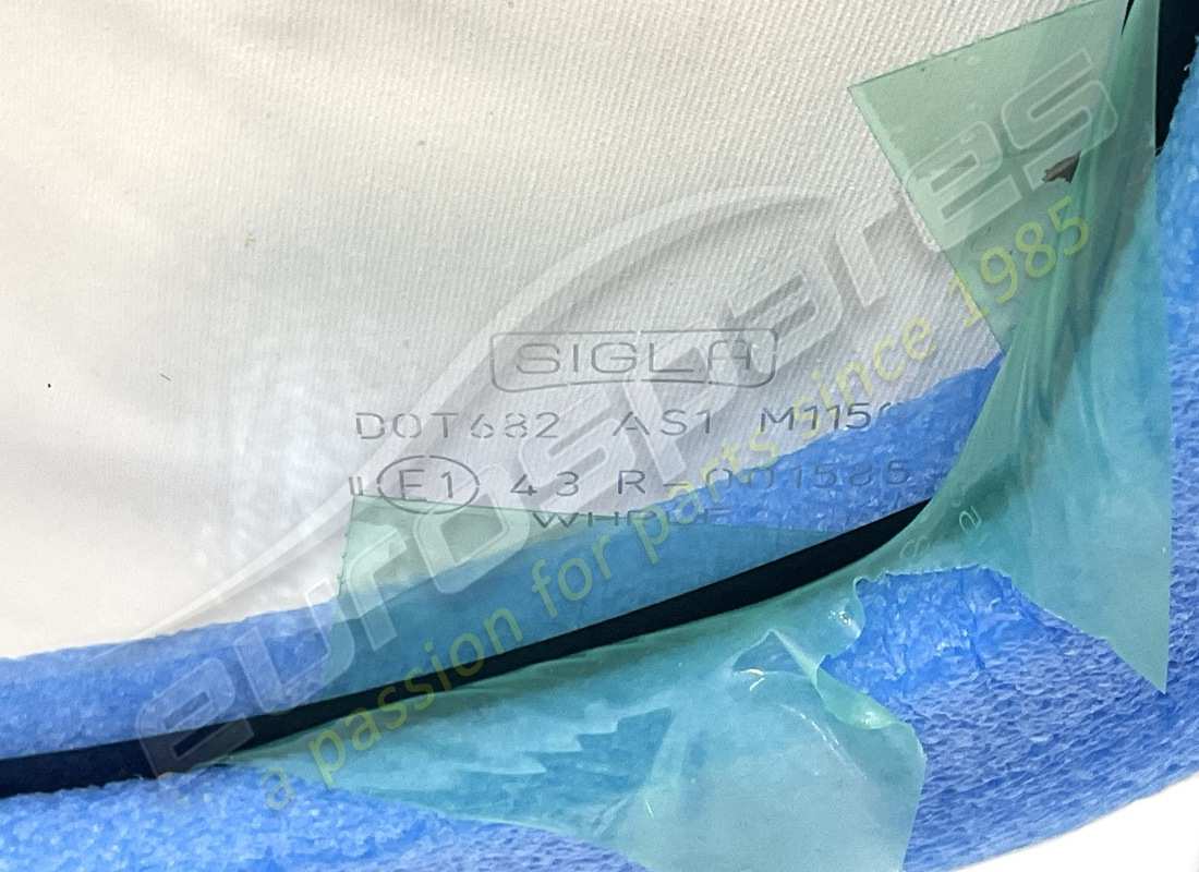 nouveau pare-brise eurospares. numéro de pièce 61452300 (2)