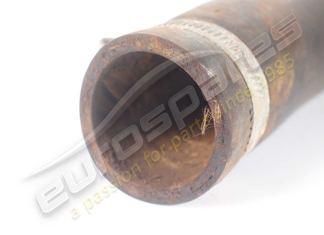 manchon en caoutchouc de radiateur d'occasion maserati. référence 374000323 (2)