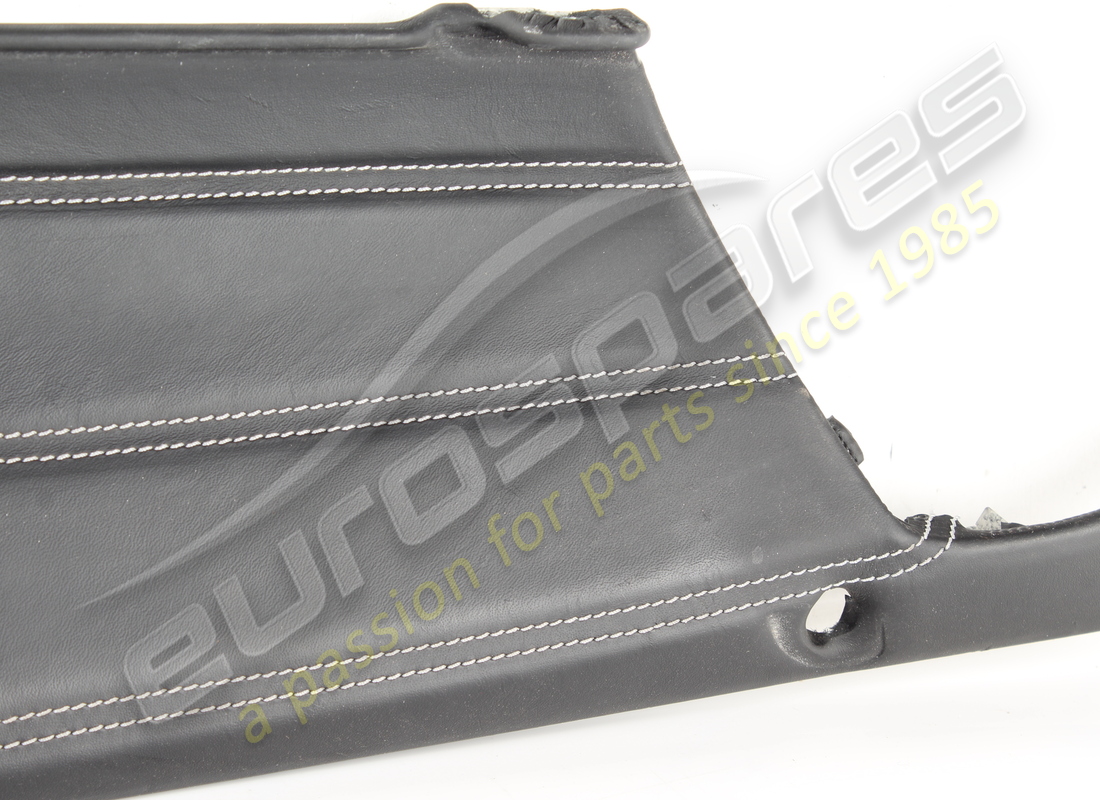insert de garniture interne droit d'occasion ferrari. numéro de pièce 83701700 (2)