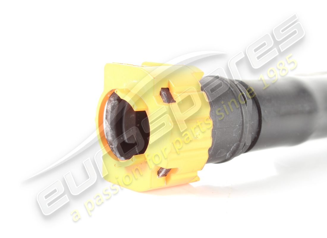 TUYAU PRÉFORMÉ D'OCCASION Ferrari. NUMÉRO DE PIÈCE 742021 (1)