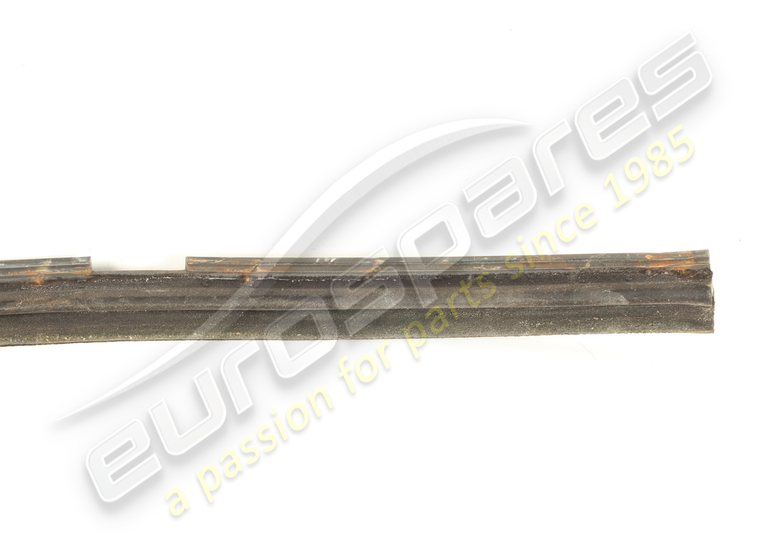 joint d'étanchéité de porte extérieure droite d'occasion ferrari. numéro de pièce 64715800 (3)