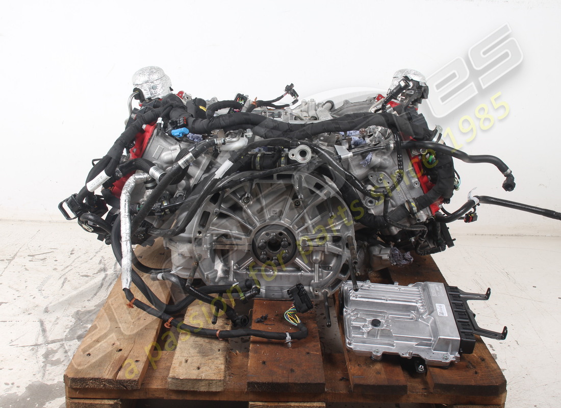moteur ferrari 296 utilisé. numéro de pièce 985000364 (4)