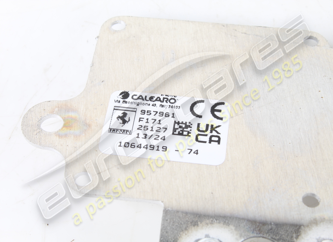 UTILISÉ FERRARI ANTENNE GNSS. NUMÉRO DE PIÈCE 957961 (3) utilisé ferrari antenne gnss. numéro de pièce 957961 (3)