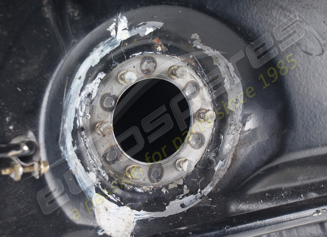 réservoir de carburant maserati utilisé. numéro de pièce 379230006 (4)