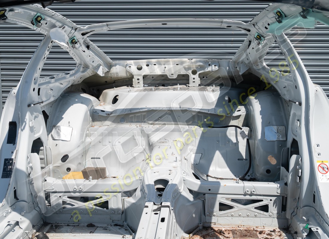 châssis arrière et panneaux de quart d'occasion porsche 992 gt3. numéro de pièce eap1510496 (7)