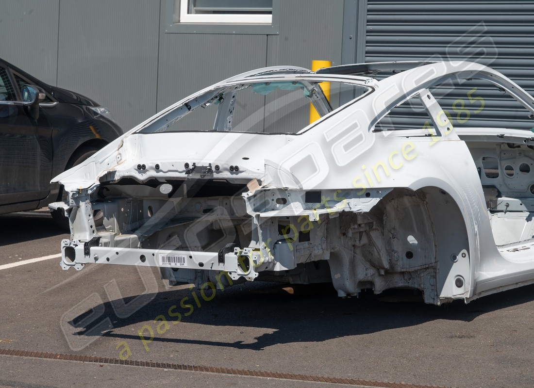 châssis arrière et panneaux de quart d'occasion porsche 992 gt3. numéro de pièce eap1510496 (3)