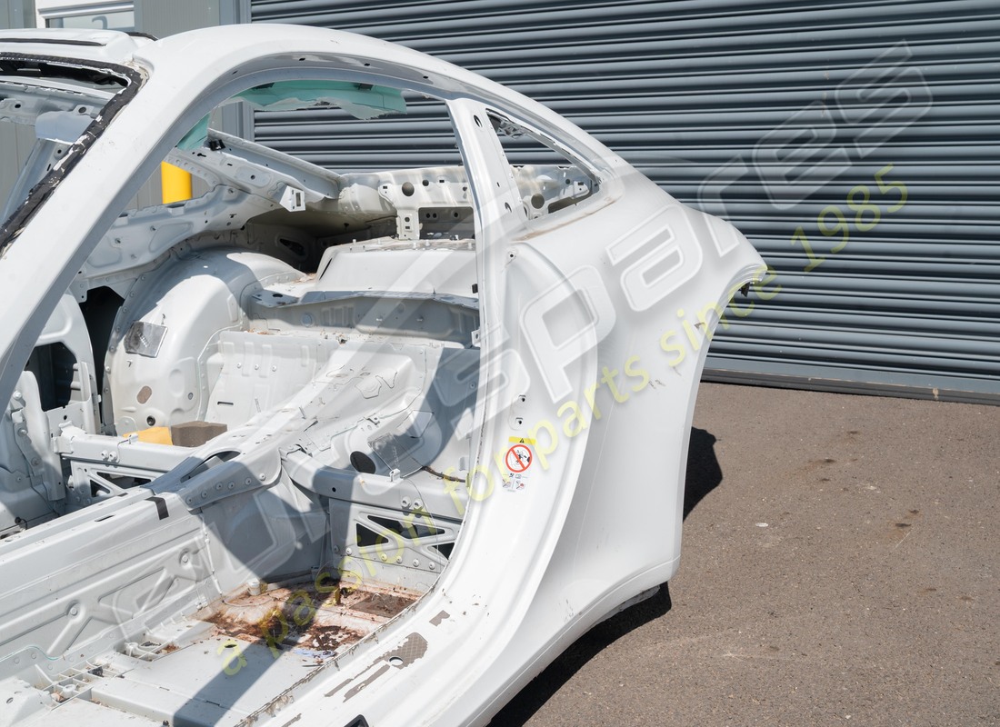 châssis arrière et panneaux de quart d'occasion porsche 992 gt3. numéro de pièce eap1510496 (6)
