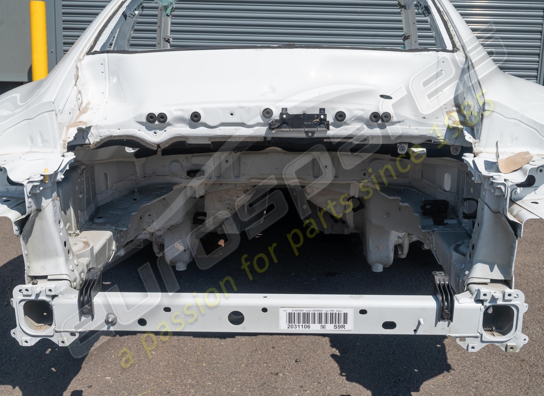 châssis arrière et panneaux de quart d'occasion porsche 992 gt3. numéro de pièce eap1510496 (4)