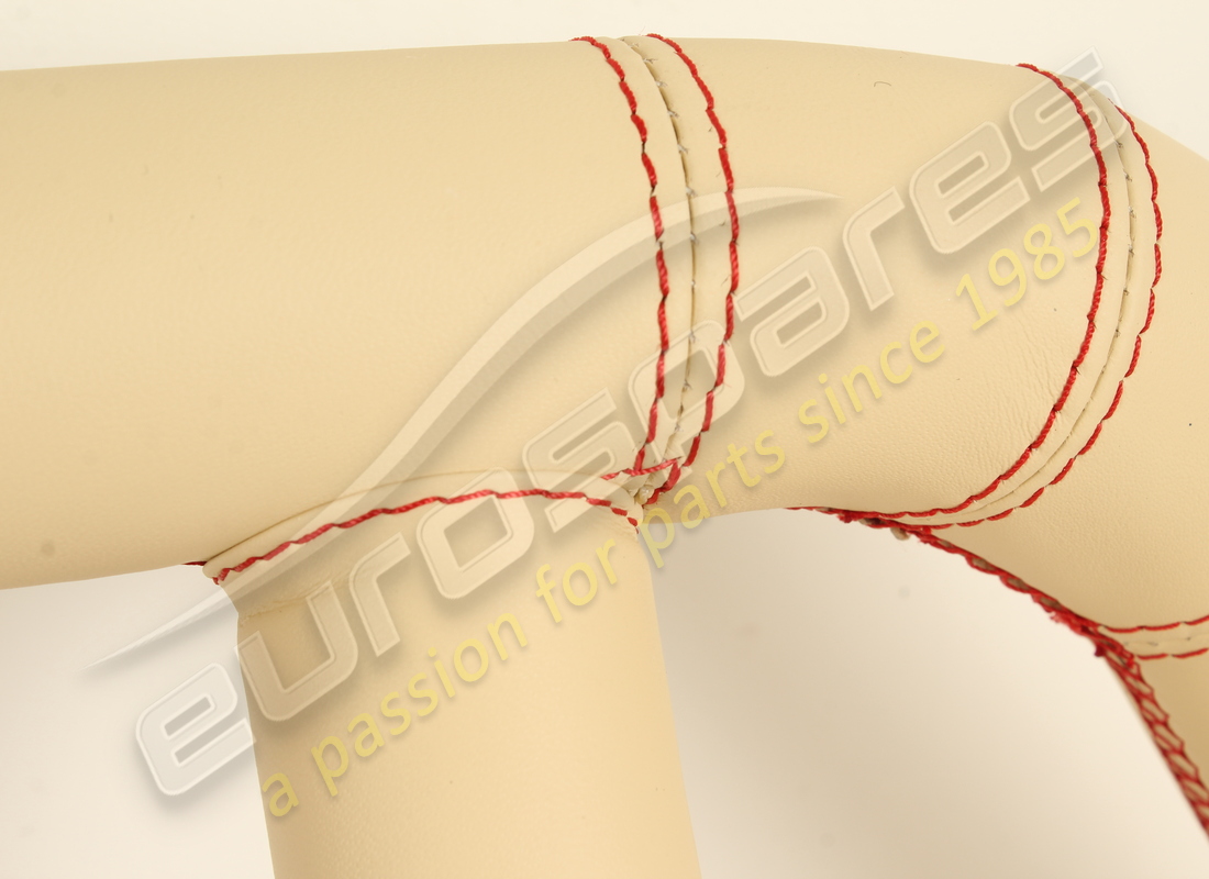 nouvelle ferrari crème roll-bar 110556. numéro de pièce 69254804 (2)