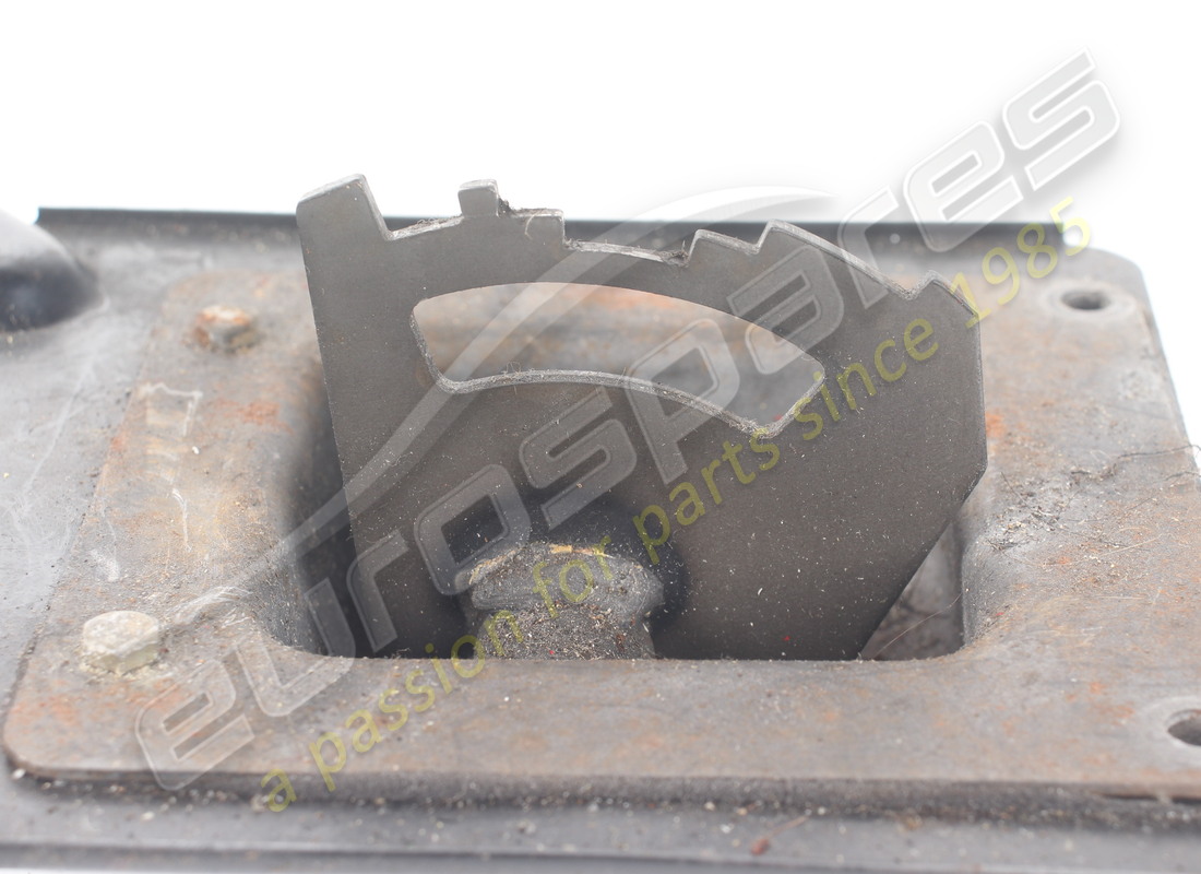 plaque complète d'occasion maserati sur tunnel. référence 365209151 (7)