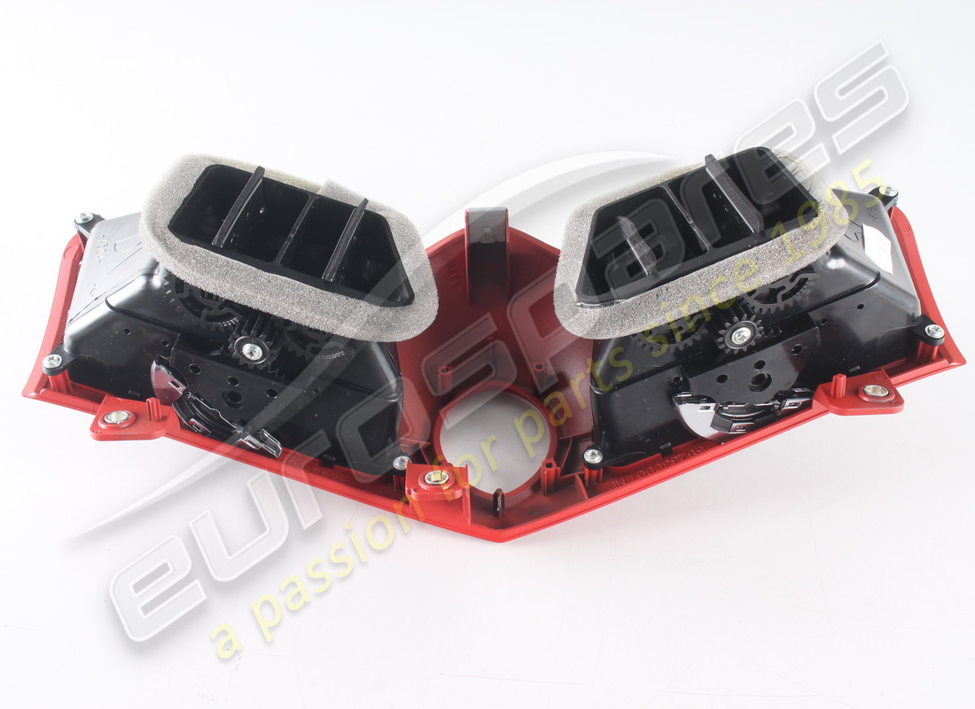 NOUVEAU MASERATI OUVERTURE CENTRALE CORALLORÉE. RÉFÉRENCE 68233024 (3) nouveau maserati ouverture centrale corallorée. référence 68233024 (3)