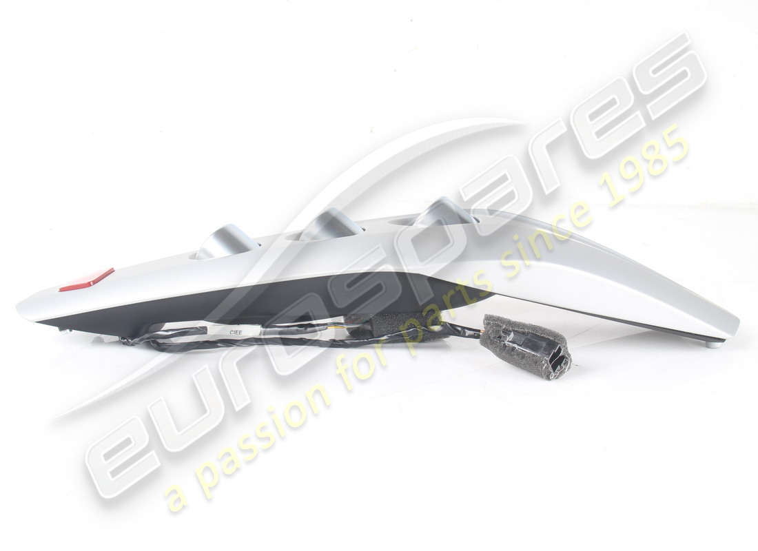 PONT FERRARI COMPLET F1 UTILISÉ. NUMÉRO DE PIÈCE 86461200 (2) pont ferrari complet f1 utilisé. numéro de pièce 86461200 (2)