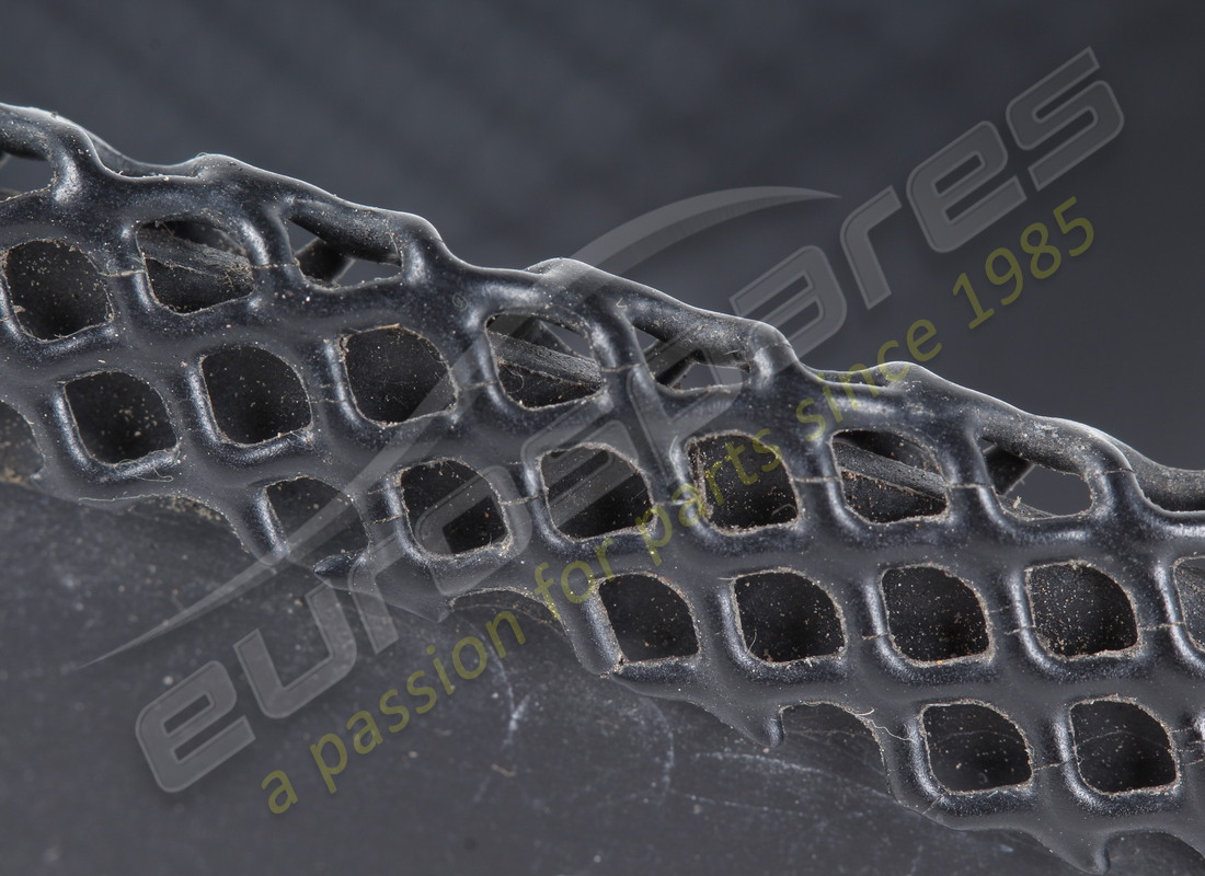 USED FERRARI COMPLETE RH TAIL LIGHT GRILLE. PART NUMBER 87921100 (6) used ferrari complete rh tail light grille. part number 87921100 (6)