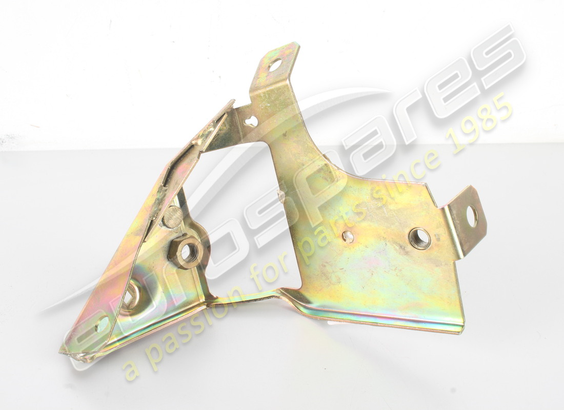 nouveau support droit ferrari. numéro de pièce 66401300 (1)