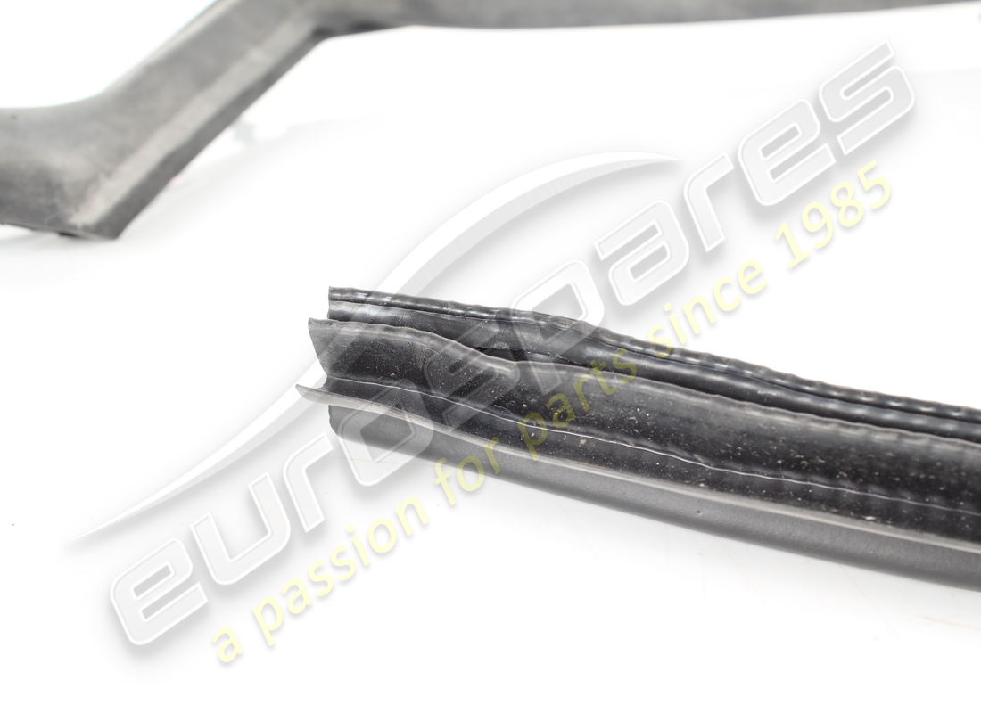 compartiment moteur latéral gauche d'occasion ferrari. numéro de pièce 88098200 (2)