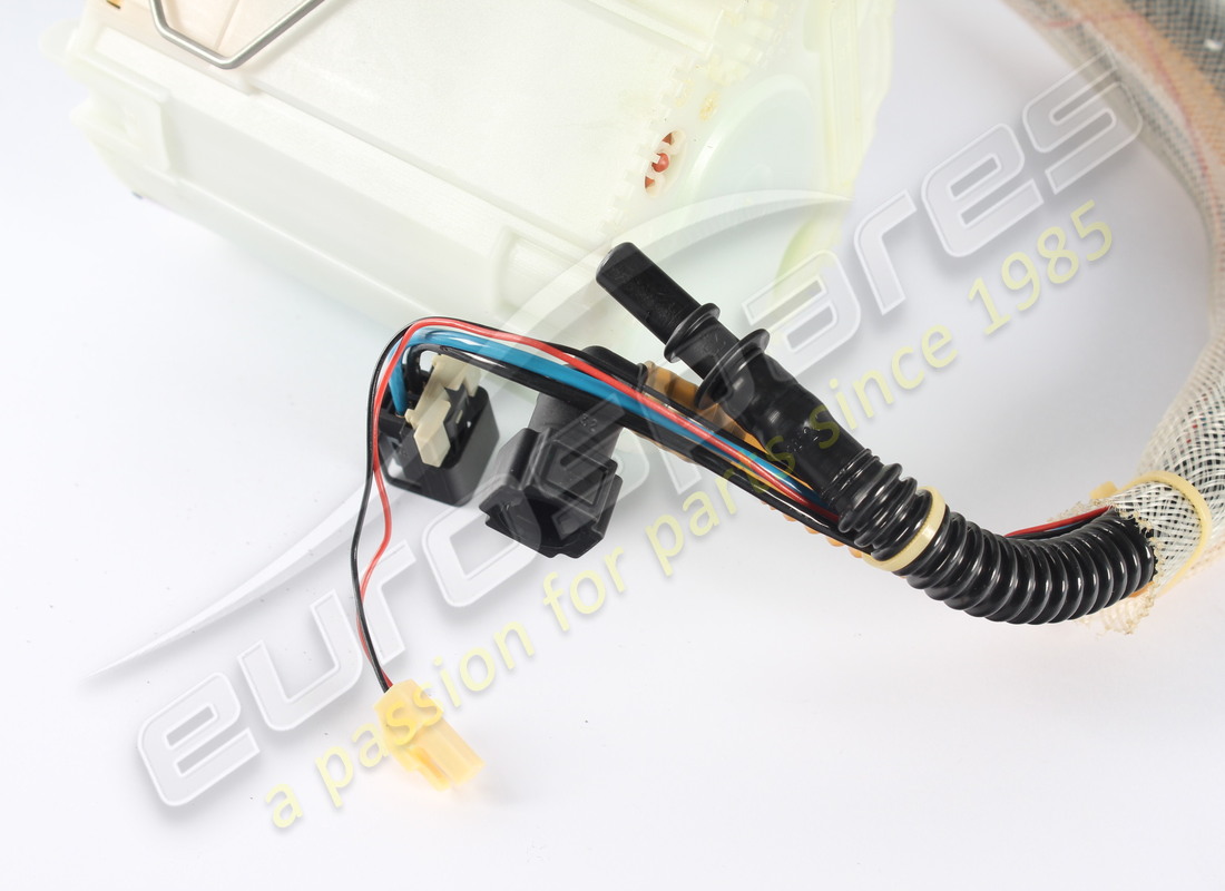 utilisé ferrari pompe à essence complète. numéro de pièce 305832 (2)