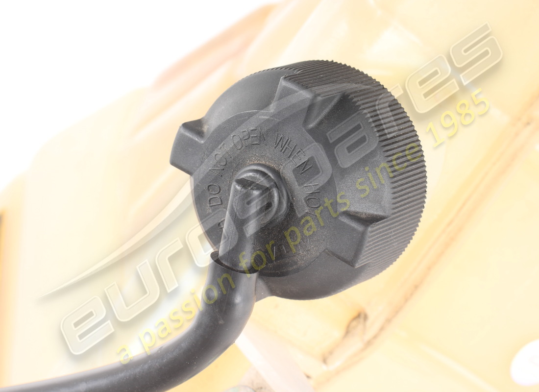 RÉSERVOIR D'EAU COMPLET D'OCCASION FERRARI. NUMÉRO DE PIÈCE 305322 (4) réservoir d'eau complet d'occasion ferrari. numéro de pièce 305322 (4)