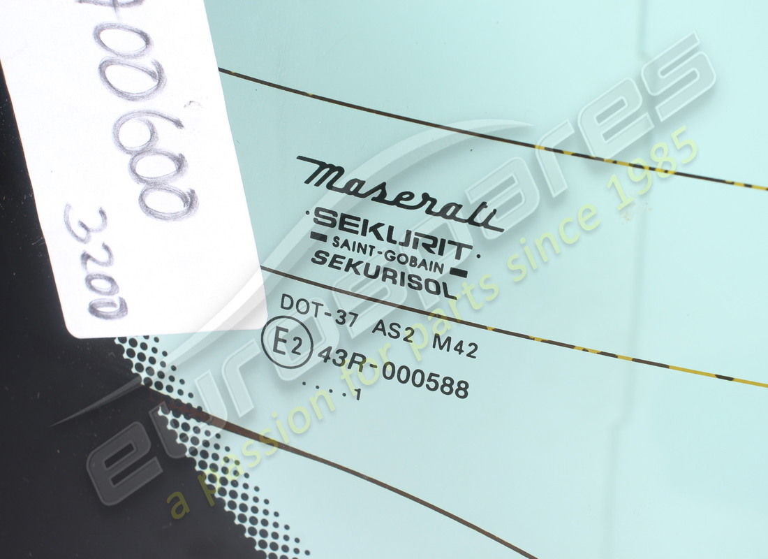 UTILISÉ MASERATI FENÊTRE ARRIÈRE. NUMÉRO DE PIÈCE 387700600 (2) utilisé maserati fenêtre arrière. numéro de pièce 387700600 (2)