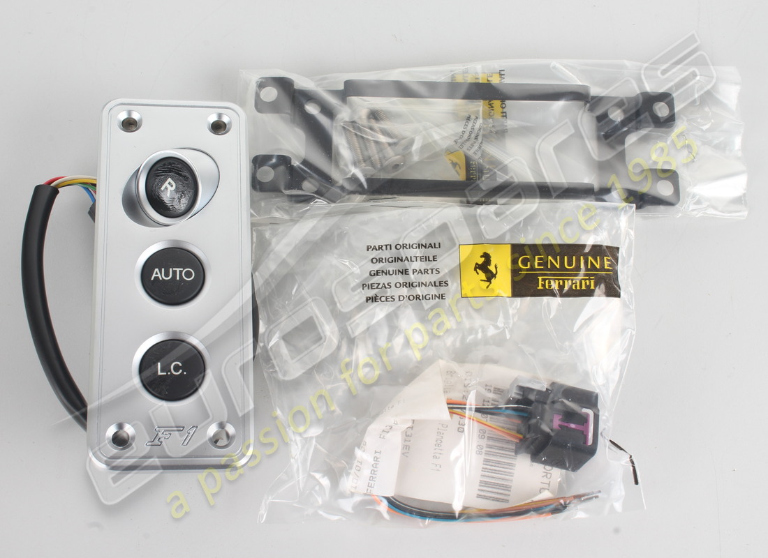 kit de panneau de commande neuf ferrari. numéro de pièce 81059300 (2)