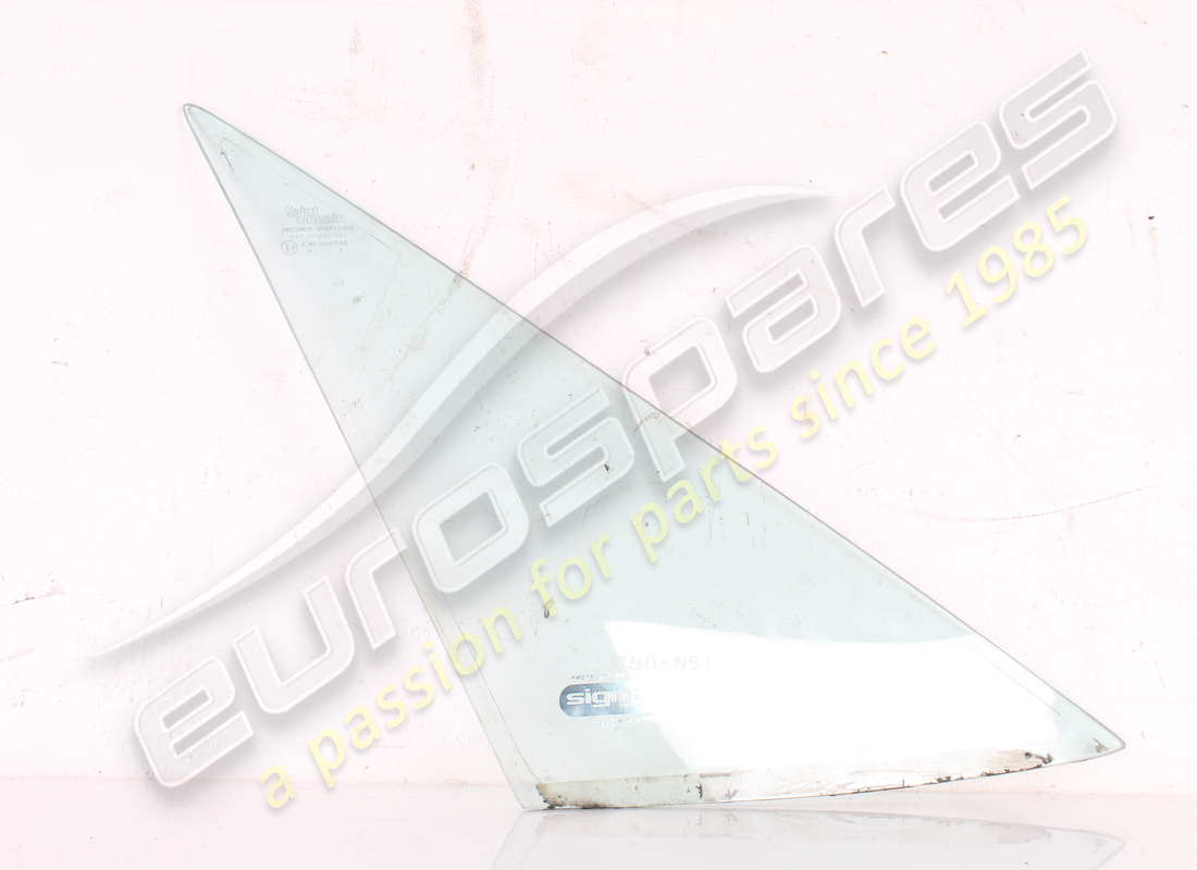 USED FERRARI RH QUARTER GLASS GTS . PART NUMBER 62344400 (1)