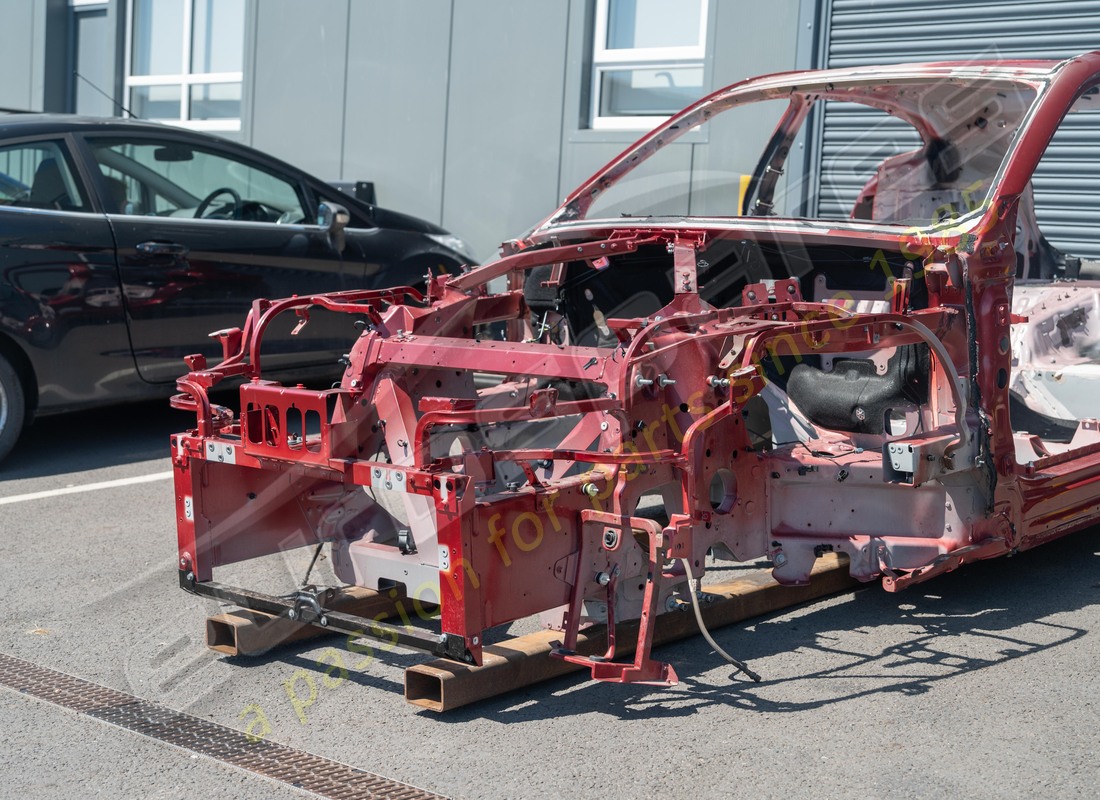 utilisé ferrari châssis avant. numéro de pièce eap1552616 (3)