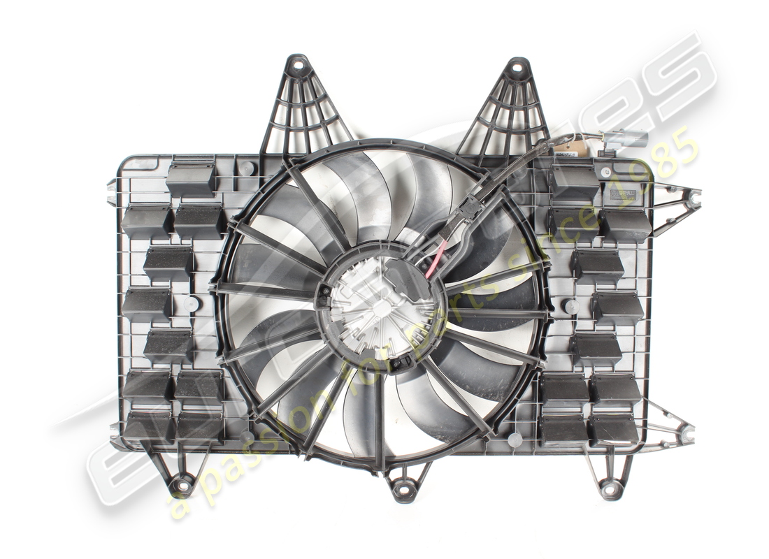CAPOT D'OCCASION Ferrari AVEC VENTILATEURS ÉLECTRIQUES. NUMÉRO DE PIÈCE 331018 (1)