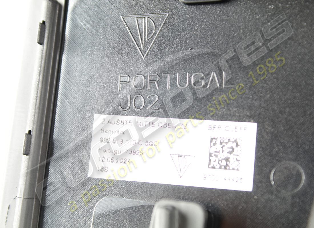 NOUVEAU PANNEAU PORSCHE AVEC VENTILATION NOIR. RÉFÉRENCE 992819110C5Q0(5) nouveau panneau porsche avec ventilation noir. référence 992819110c5q0(5)