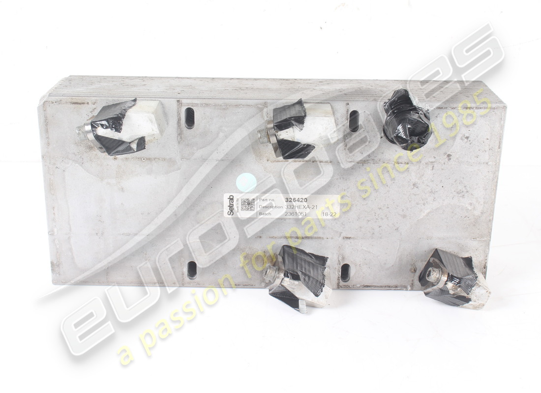 ÉCHANGEUR DE CHALEUR À HUILE FERRARI UTILISÉ. NUMÉRO DE PIÈCE 326420 (5) échangeur de chaleur à huile ferrari utilisé. numéro de pièce 326420 (5)