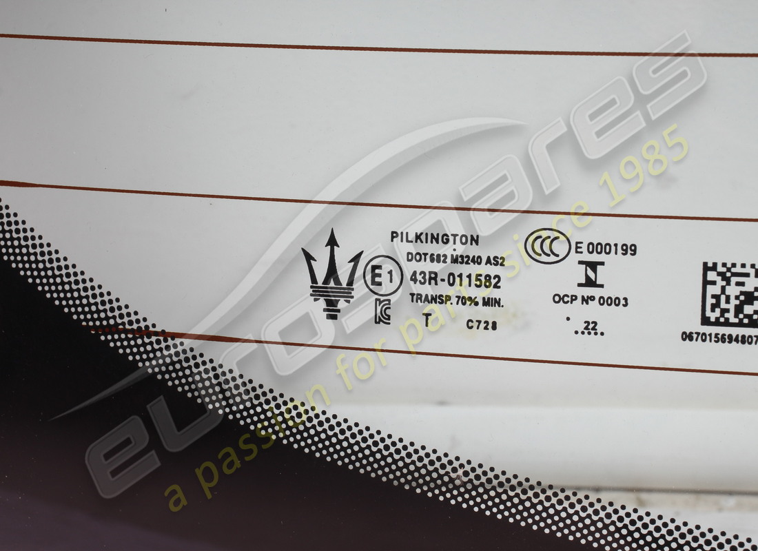 nouvelle vitre arrière maserati. numéro de pièce 673013373 (3)