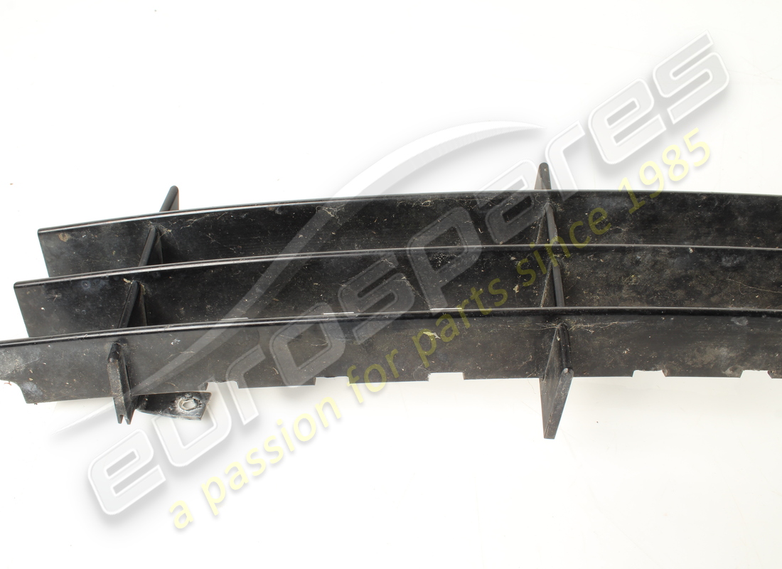 grille de radiateur avant endommagée ferrari. numéro de pièce 64909900 (3)