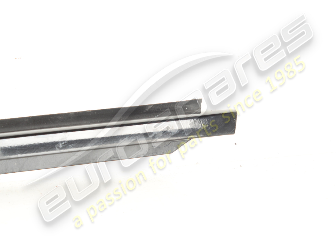 joint d'étanchéité gauche usagé ferrari. numéro de pièce 60635400 (2)