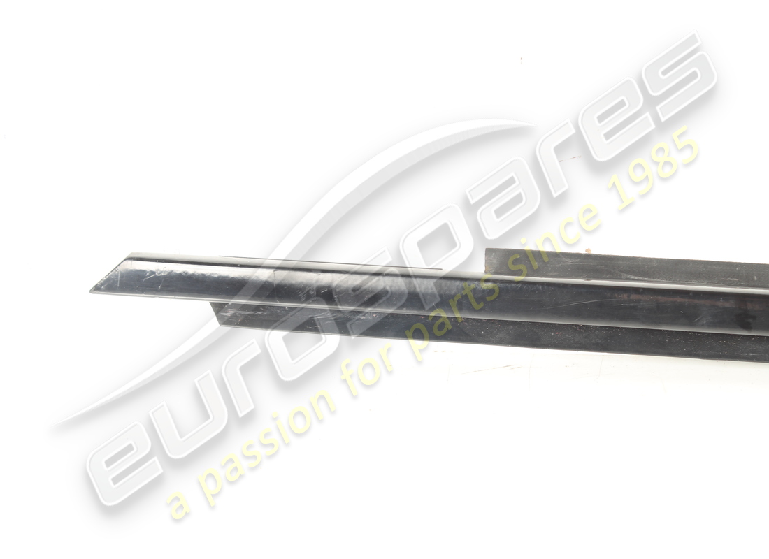 joint d'étanchéité gauche usagé ferrari. numéro de pièce 60635400 (1)