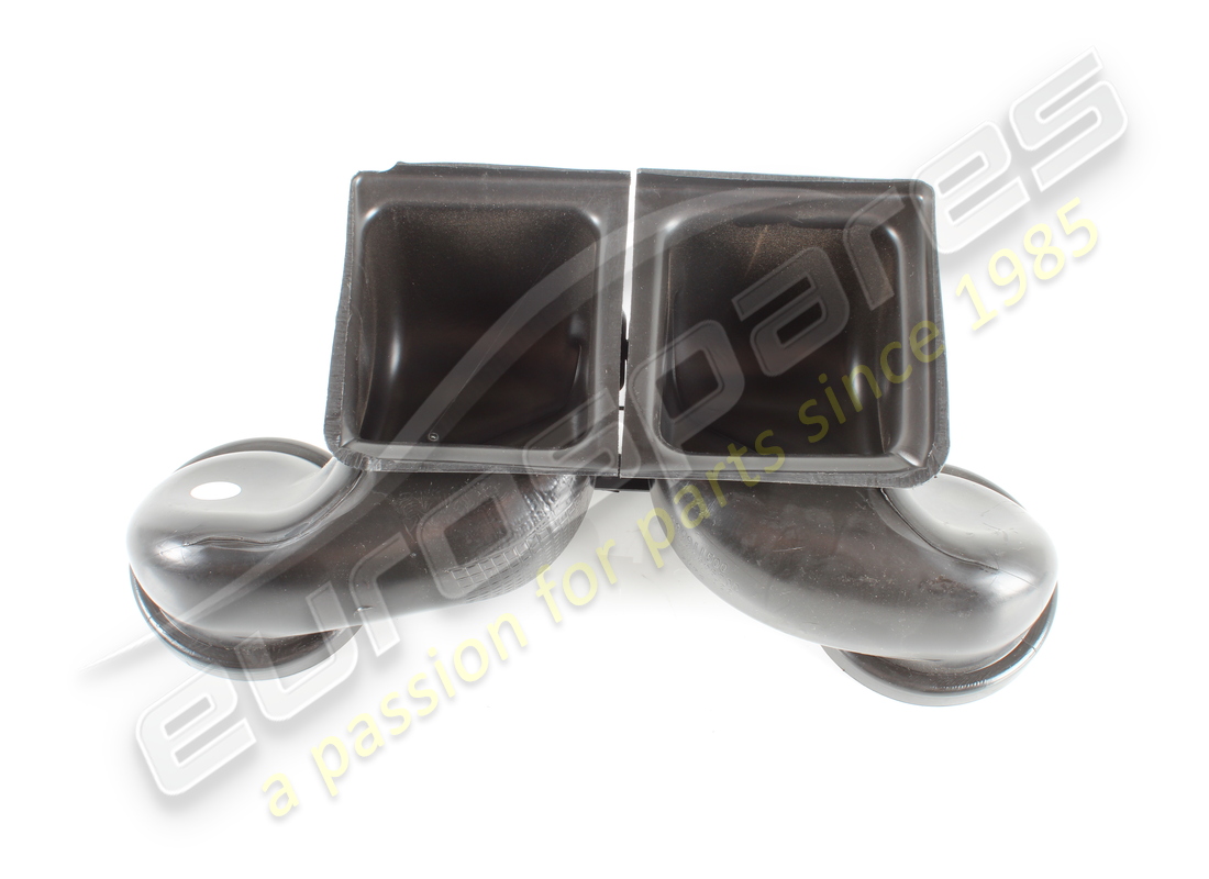 conduit central utilisé ferrari. numéro de pièce 85906700 (2)