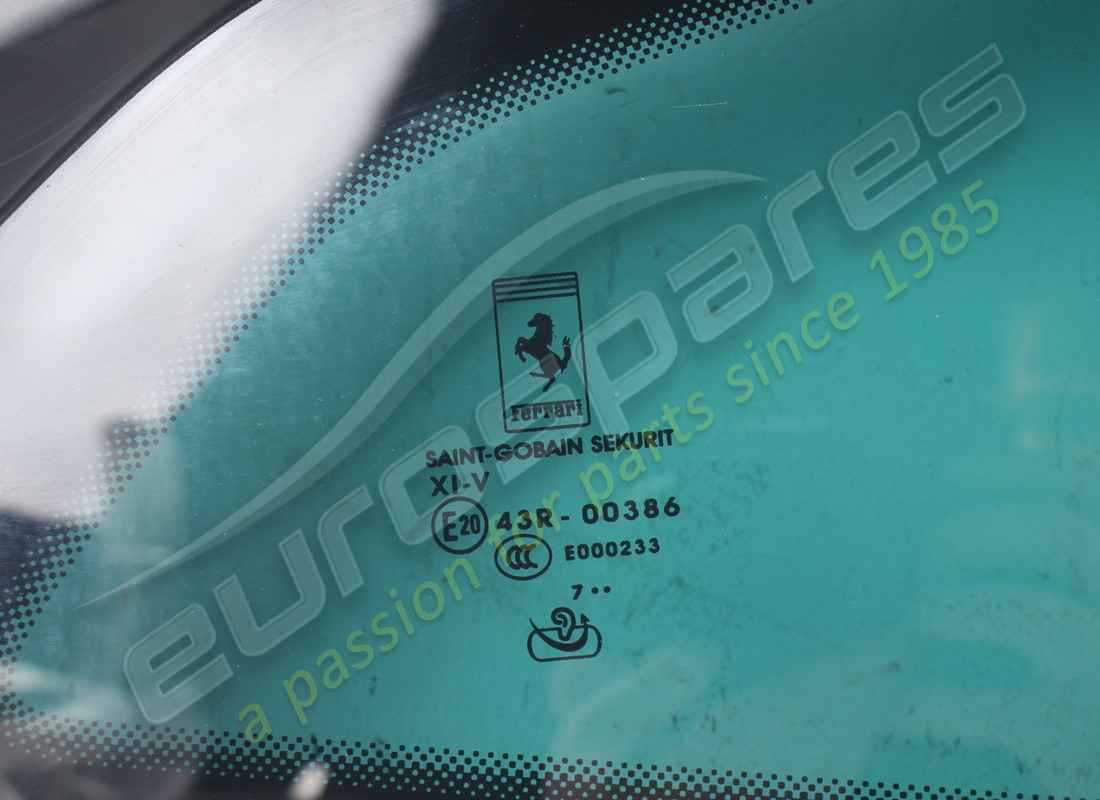 OCCASION FERRARI CAISSE ARRIÈRE DROITE. RÉFÉRENCE 86871100 (2) occasion ferrari caisse arrière droite. référence 86871100 (2)