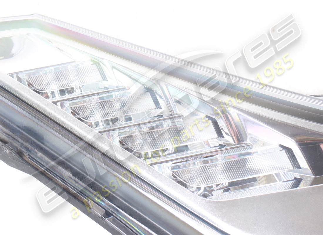 PHARE DROIT BI-XÉNON AFS D'OCCASION FERRARI. NUMÉRO DE PIÈCE 329982 (2) phare droit bi-xénon afs d'occasion ferrari. numéro de pièce 329982 (2)