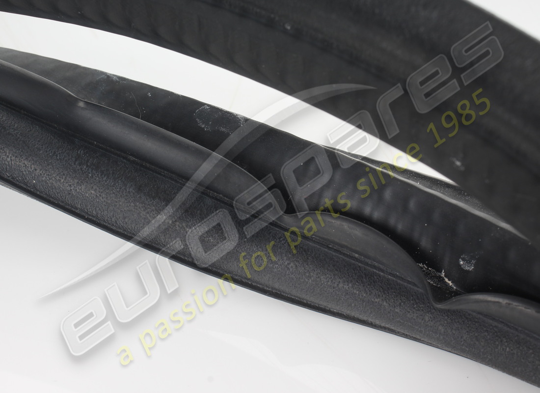 JOINT DE CUVE DE COFFRE D'OCCASION FERRARI. NUMÉRO DE PIÈCE 819615 (2) joint de cuve de coffre d'occasion ferrari. numéro de pièce 819615 (2)